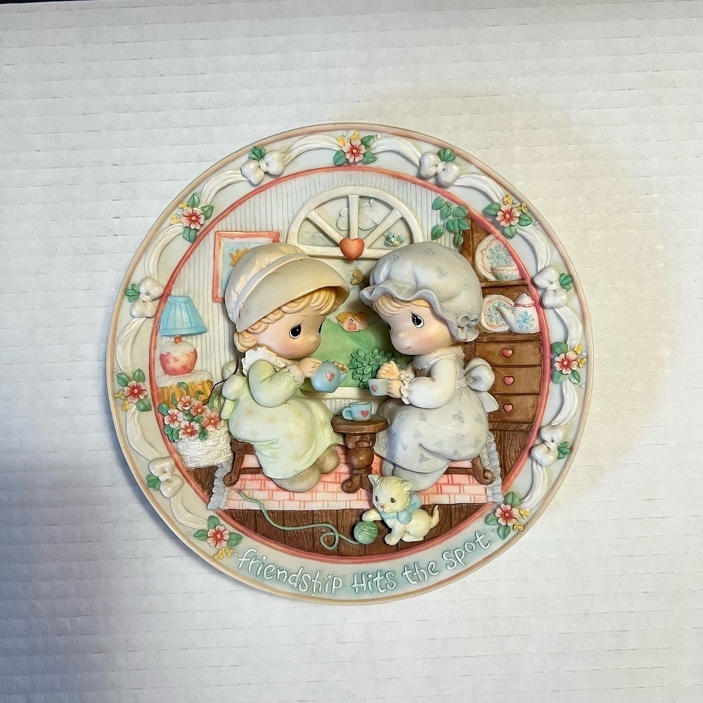 Vintage Collectible Precious
Moments Collection "Friendship...